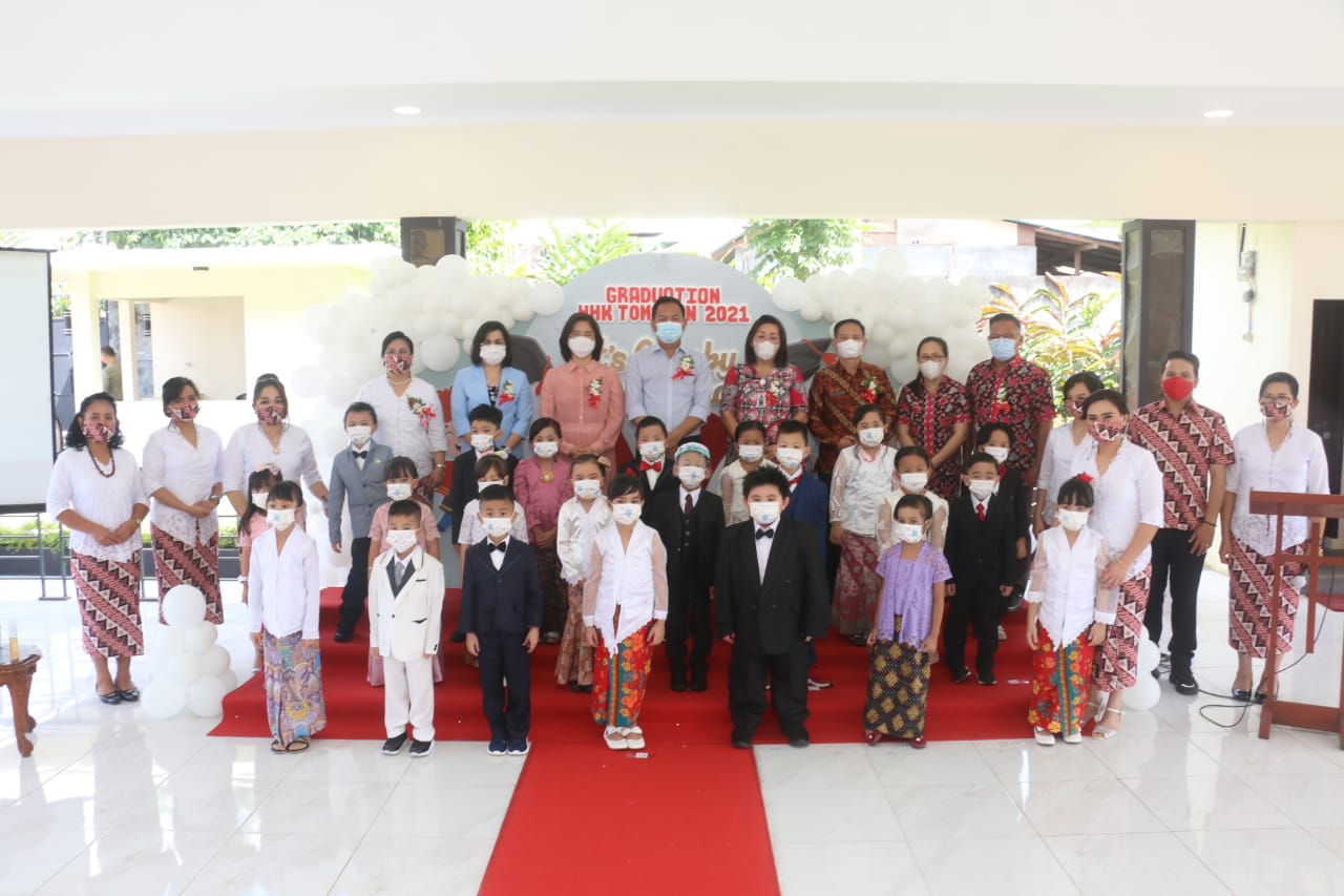 Walikota – Bunda PAUD Hadiri Graduation Happy Holy Kids