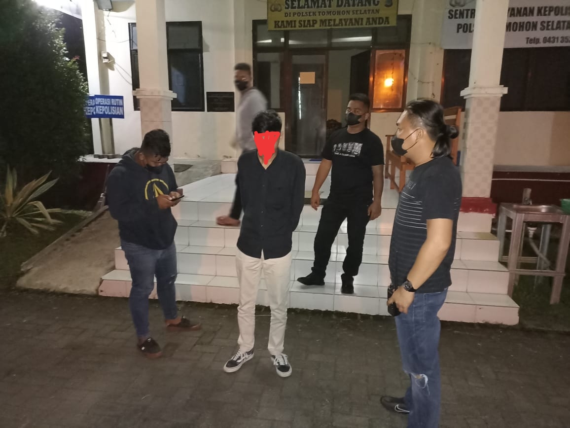 Kesal Karena Terus "Disuruh Suruh", Akhirnya Piring dan Tusuk Sate yang Bicara