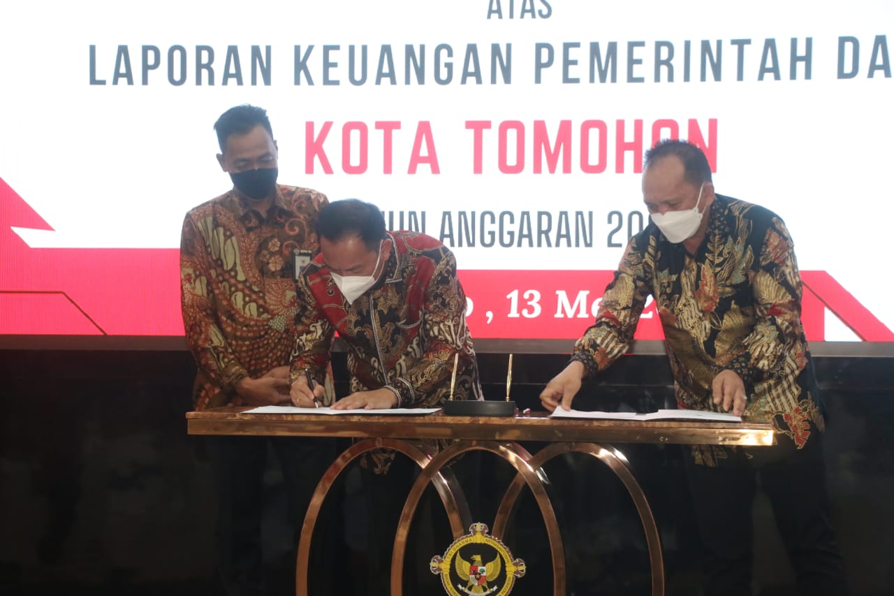 Hebaaat.. Tomohon Kembali Raih WTP ke 9 dari BPK RI