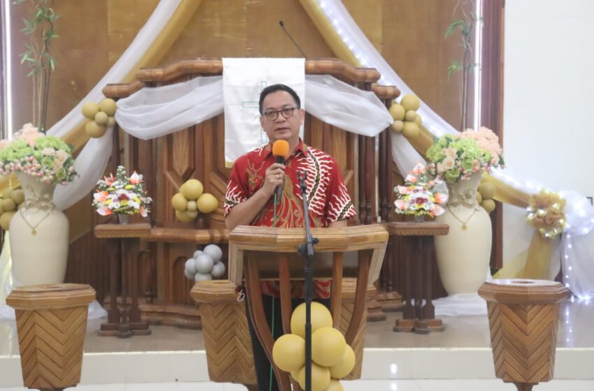  Hadiri Ibadah Paskah di GMIM Efrata Kamasi, Pnt Caroll Ajak Sukseskan Hapsa P/KB dan TIFF 2022