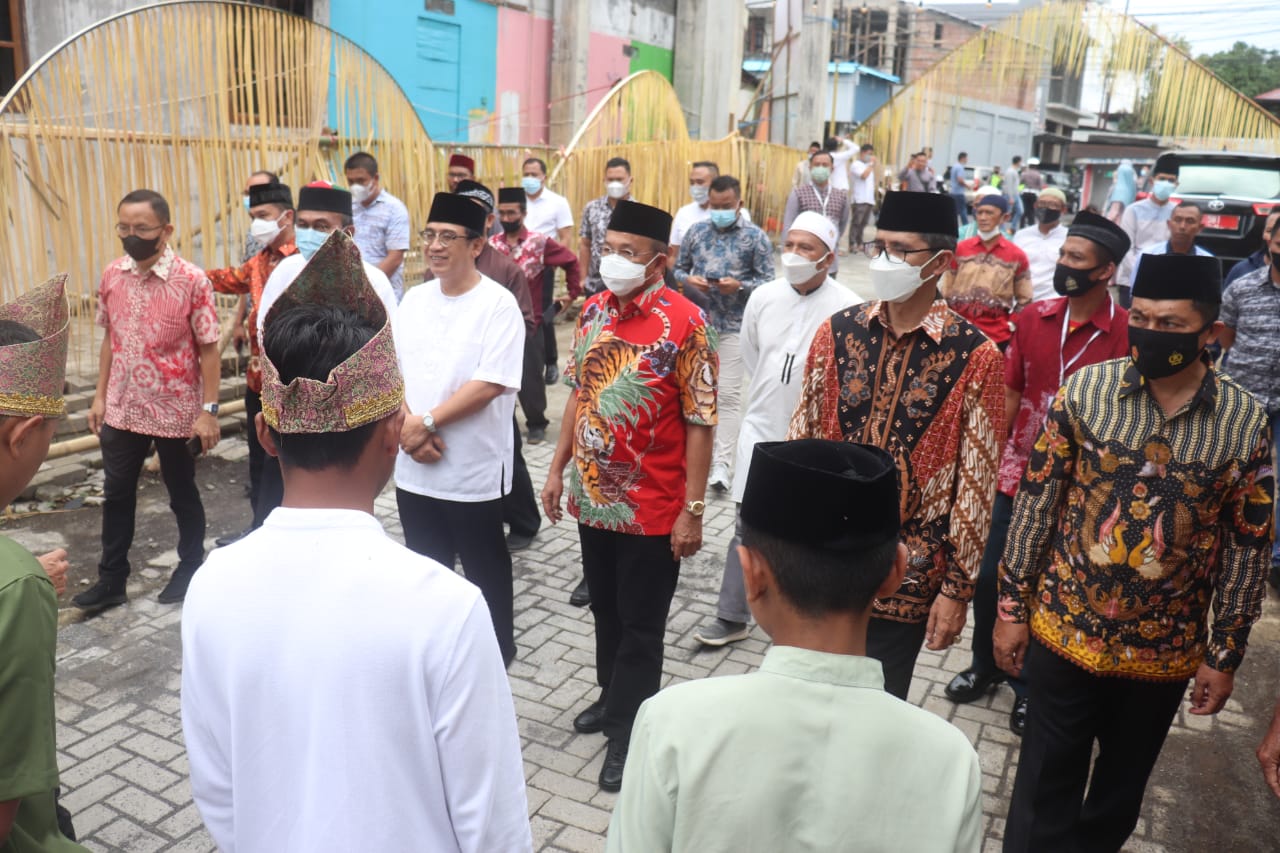 Hadiri Halal Bihalal dan Silaturahmi di Masjid Agung Al - Mujahidin, Wawali Minta Jaga Terus Kerukunan