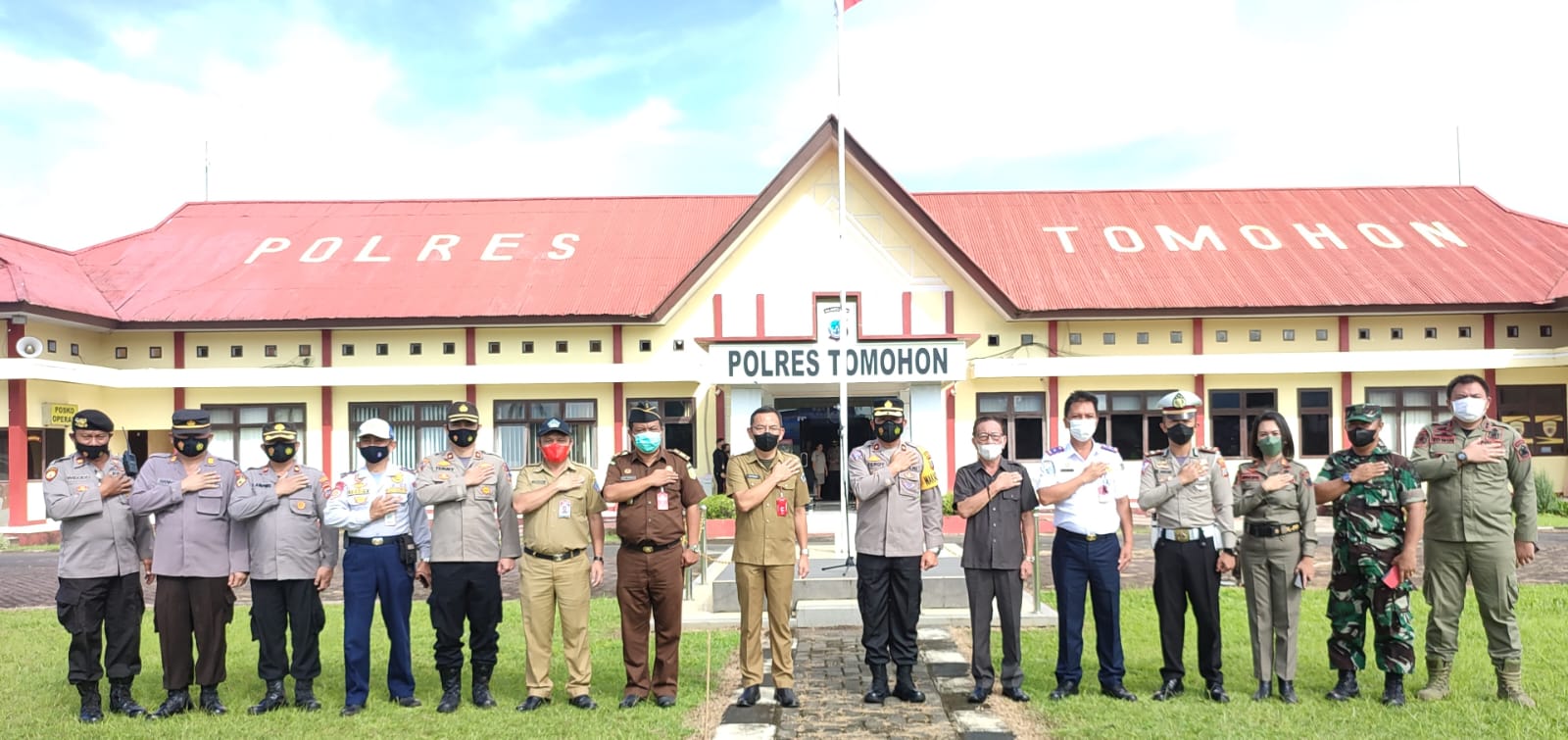 Mandagi Hadiri Apel Persiapan Operasi Patuh Samrat 2022 Polres Tomohon