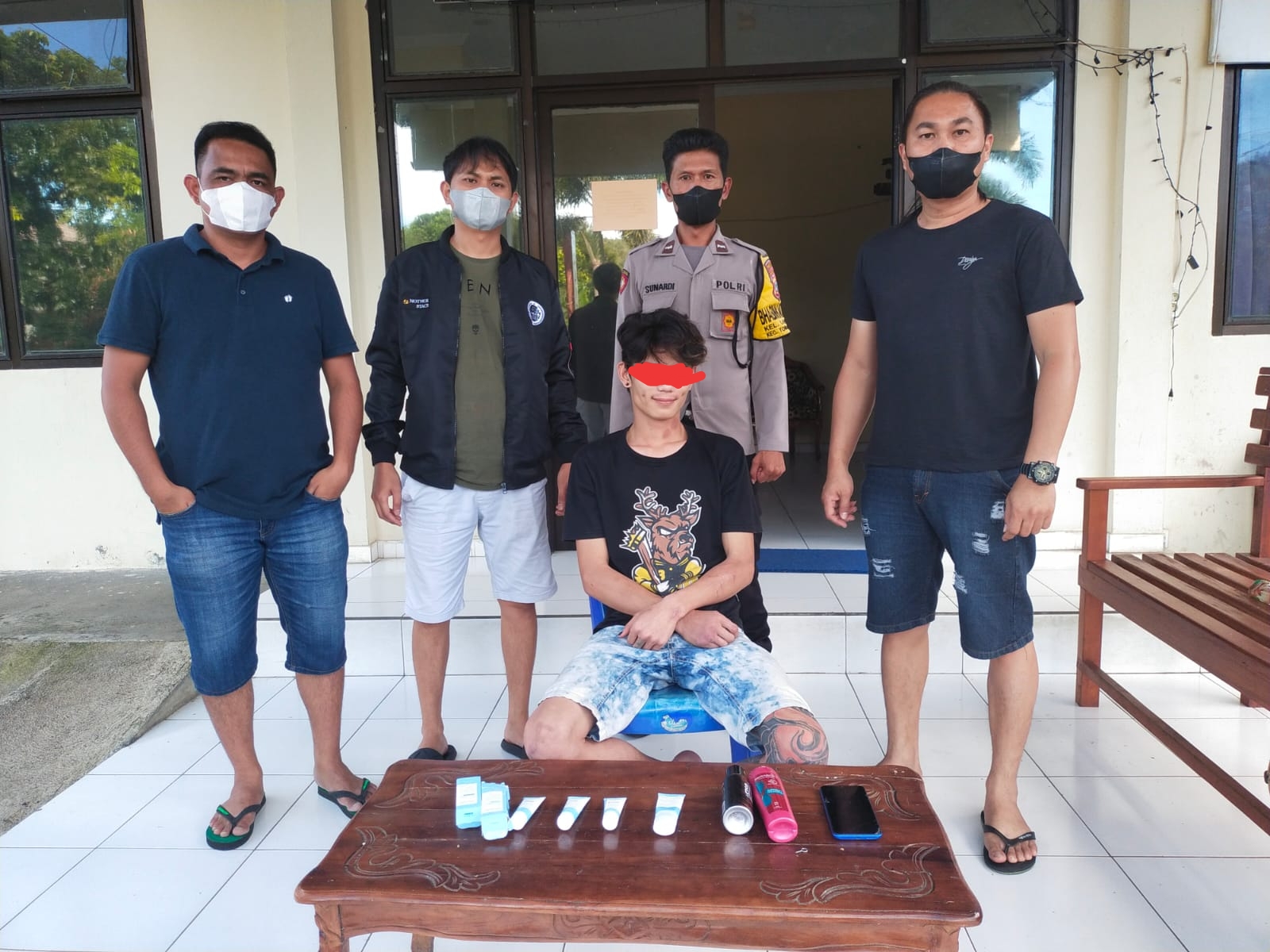 Tukang "Kutil" di Alfamart Walian Akhirnya Tertangkap Basah Tim Anti Bandit Totosik