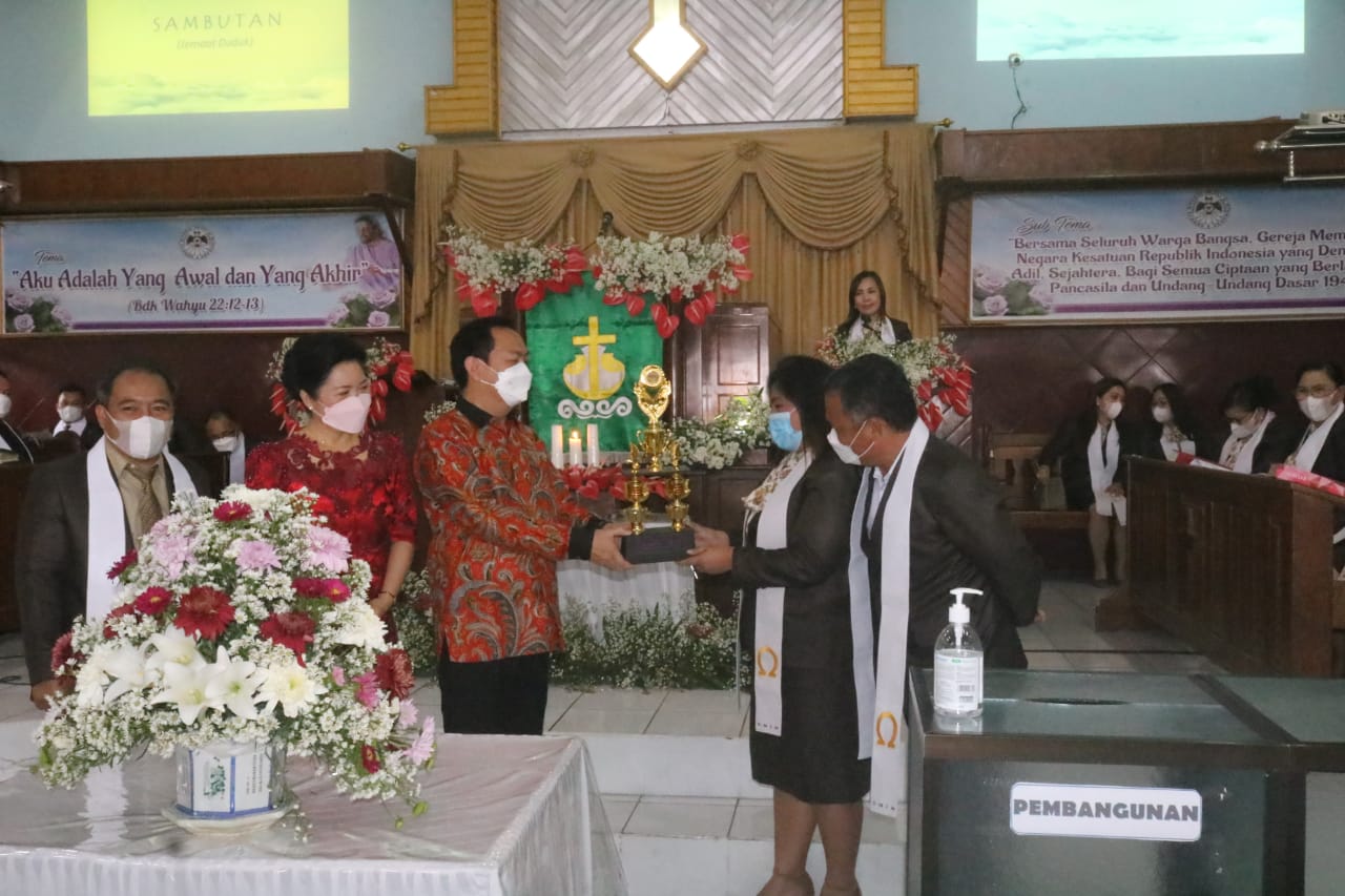 Syukur HUT Ke 76 Jemaat GMIM Bait Lahim Talete Satu Dihadiri Pnt Caroll