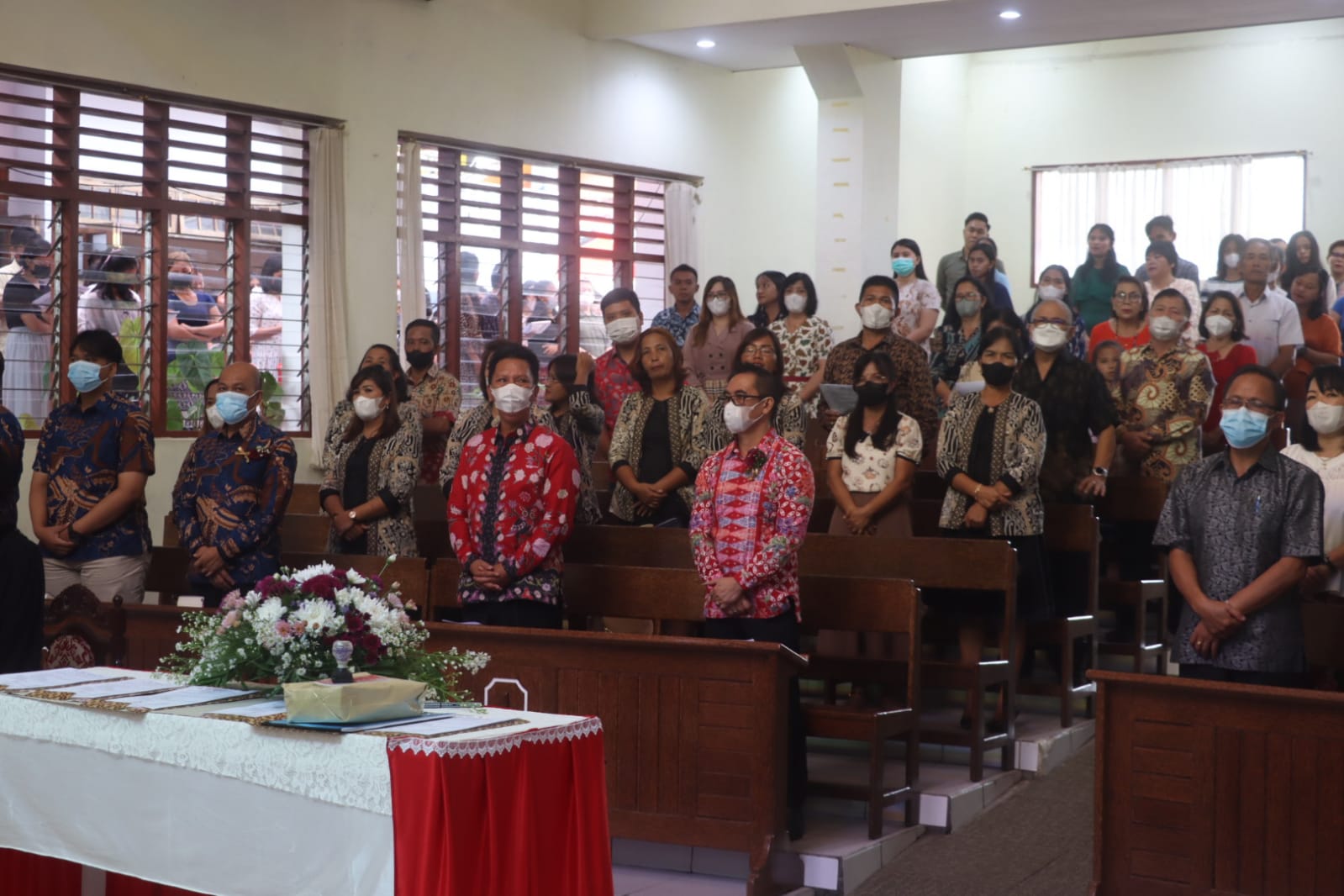 Enos Pontororing Hadiri Syukur HUT Ke 69 Jemaat GMIM Eben Haezar Kaaten