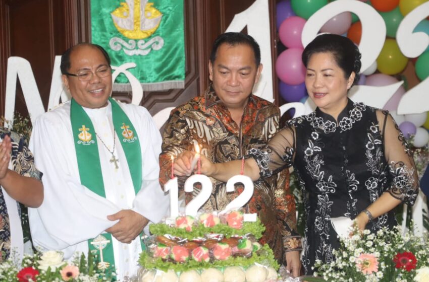  HUT Ke 122 Jemaat GMIM Baitel Wailan Meriah, Walikota Tomohon pun Ucapkan Selamat