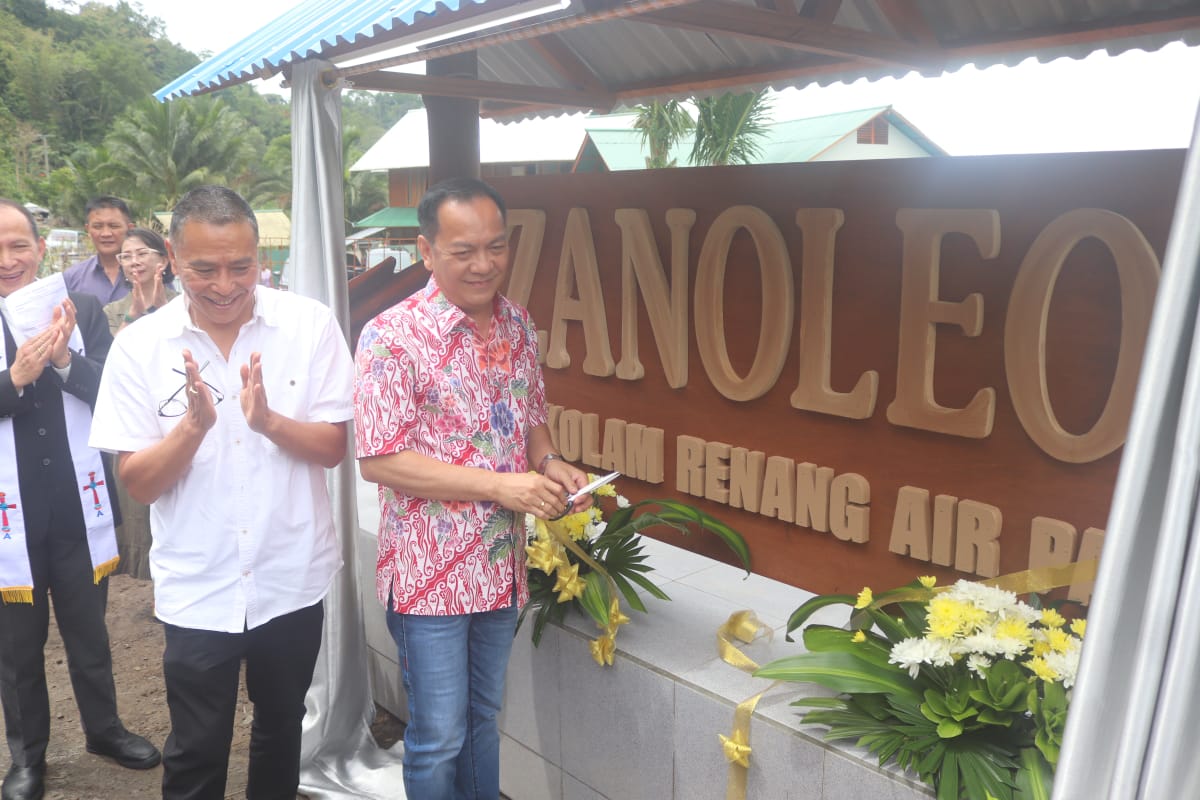 Caroll Senduk Resmikan Objek Wisata Kolam Air Panas Zano Le'os