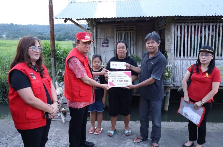  Bupati Minahasa Salurkan Bantuan Kepada 10 Keluarga Korban Bencana Kebakaran dan Angin Puting Beliung
