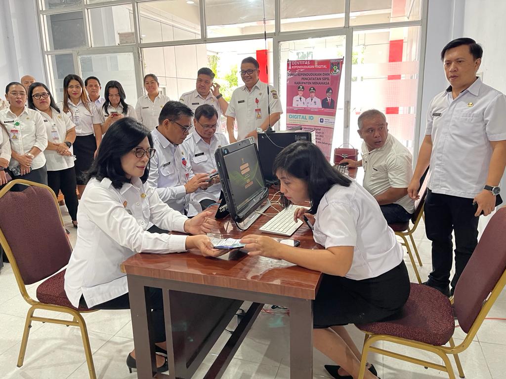 Hari Pertama Kerja, Sekda Minahasa Langsung Pantau Pelaksanaan IKD