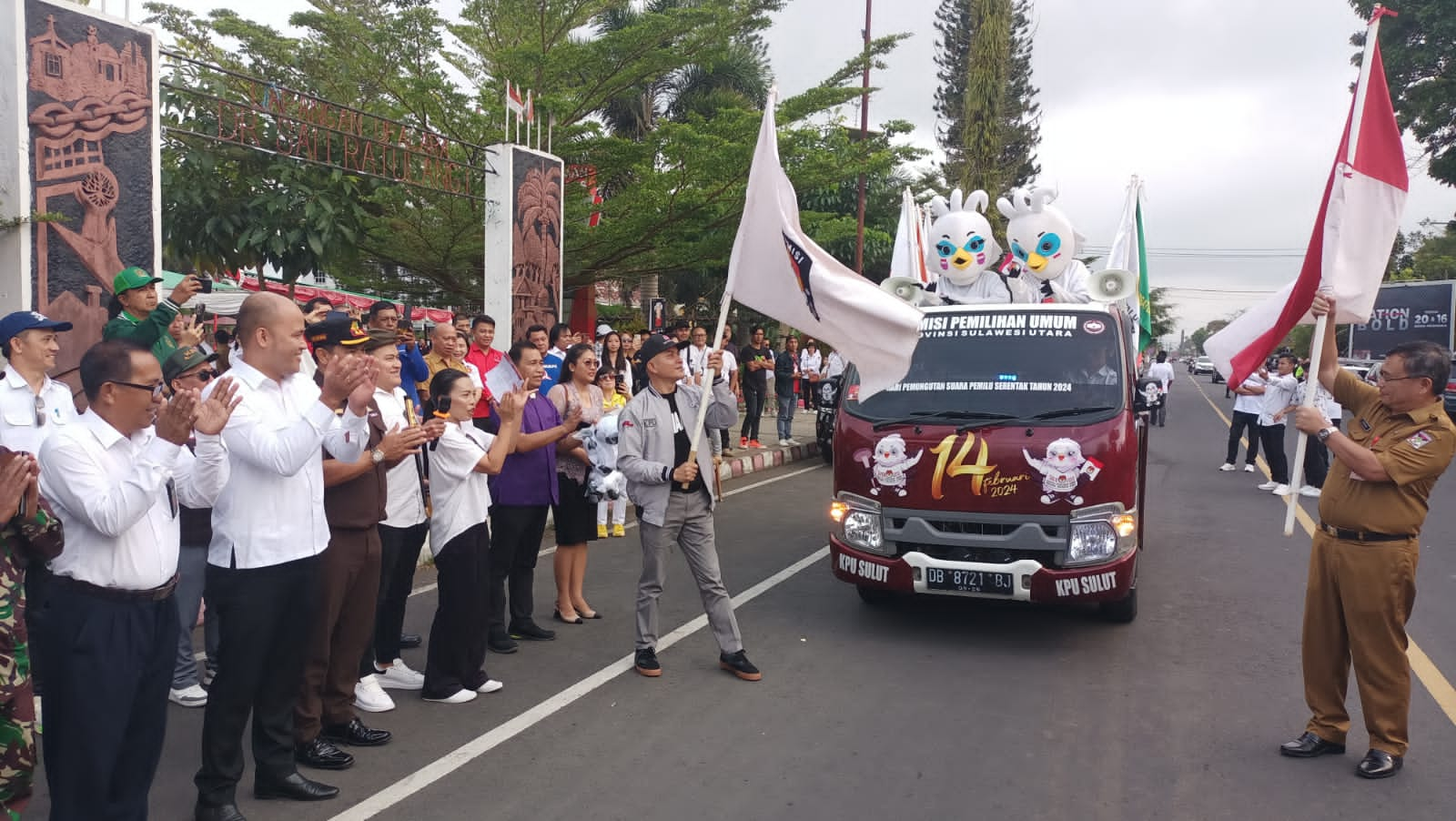 KPU Minahasa Sosialisasi Pesta Demokrasi 2024 Melalui Kirab Pemilu