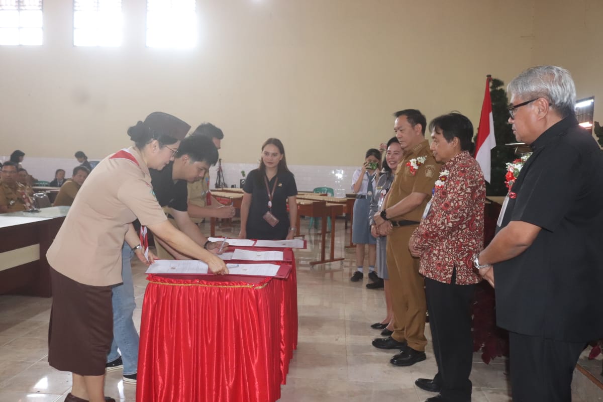 Deputi BKKBN RI jadi Saksi Komitmen Pemkot Tomohon Berdayakan Kampung Berkualitas