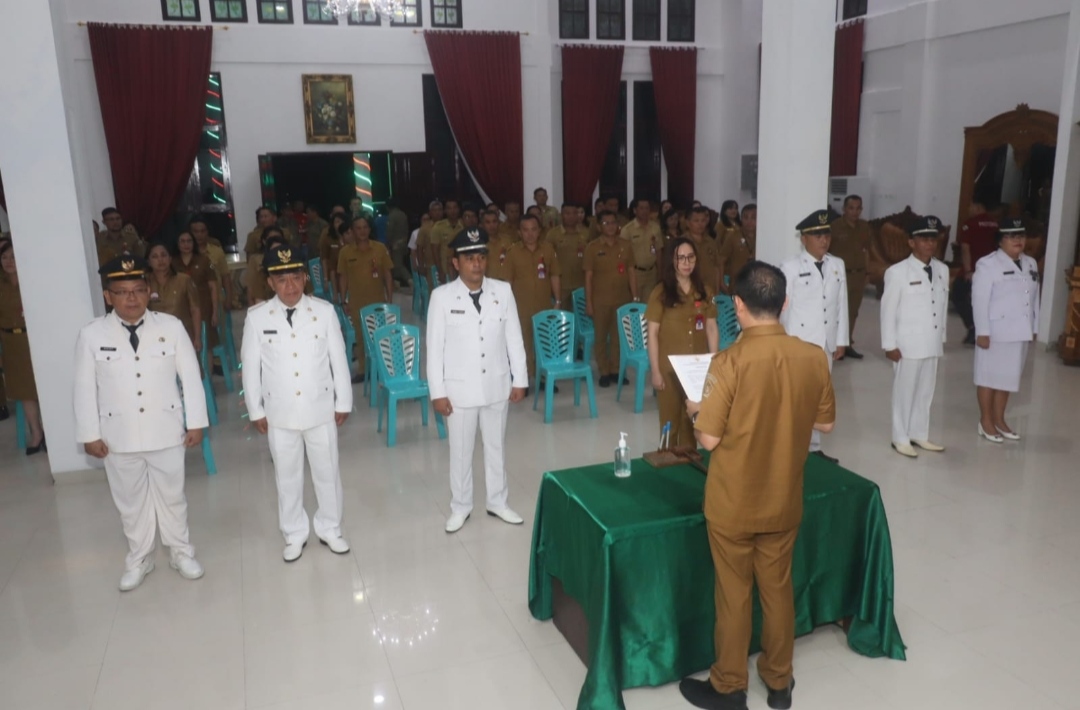 Rombak Kabinet, Walikota Tomohon Lantik 60 Pejabat Eselon Tiga dan Empat