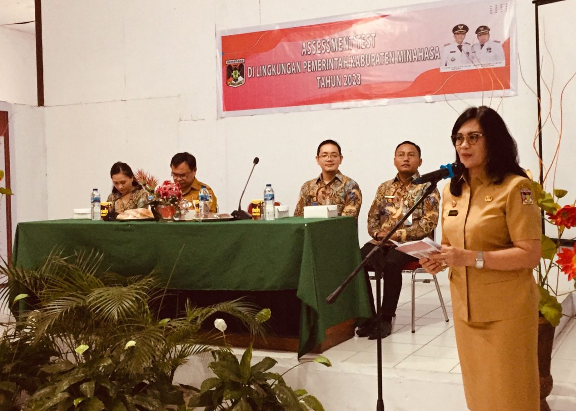 Sekda Lynda Watania Buka Assessment Test Aparatur Sipil Negara di Kabupaten Minahasa