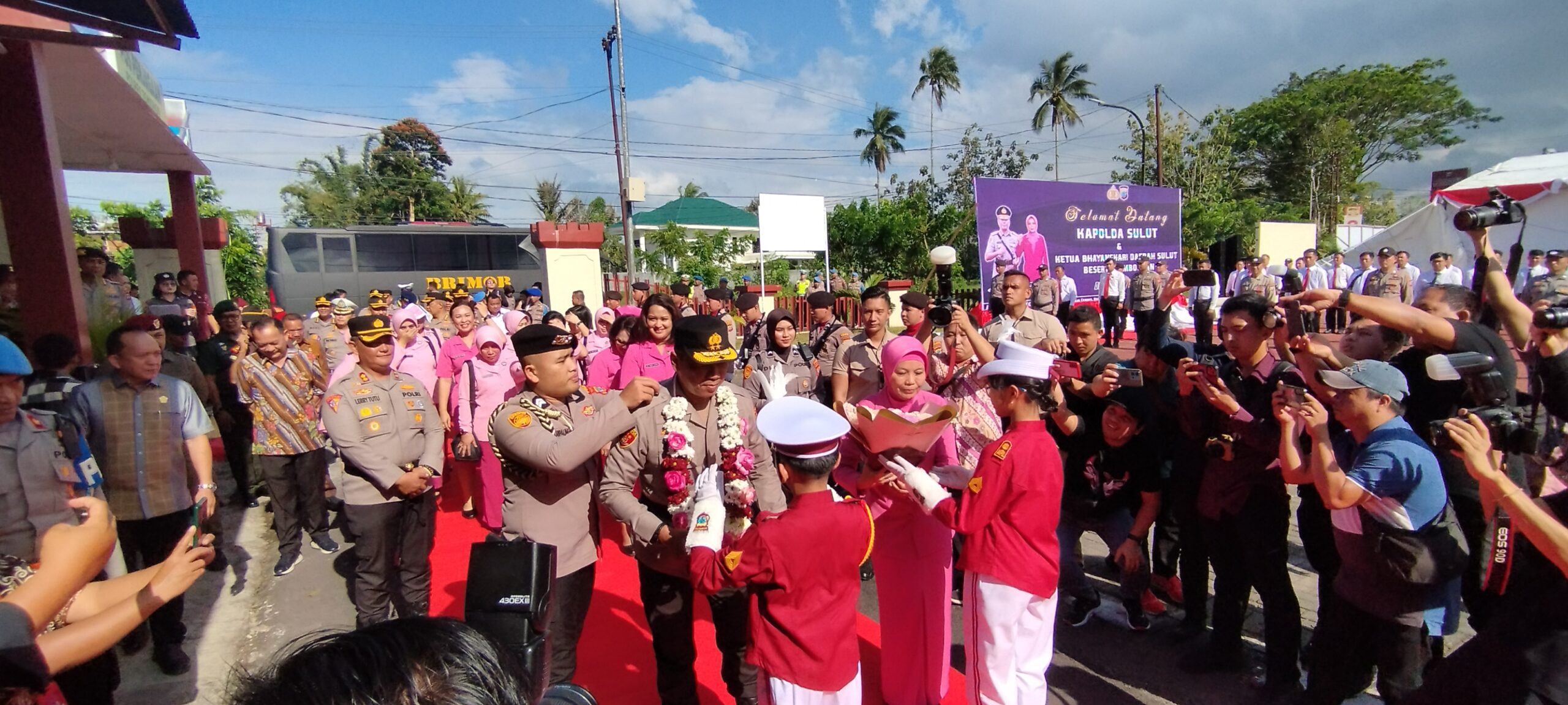 Biarpun Muslim, Kapolda Sulut Ingatkan jajaran Polres Tomohon Bekerja Sesuai Nats Alkitab Roma 12 Ayat 21 dan 1 Petrus 3 ayat 13