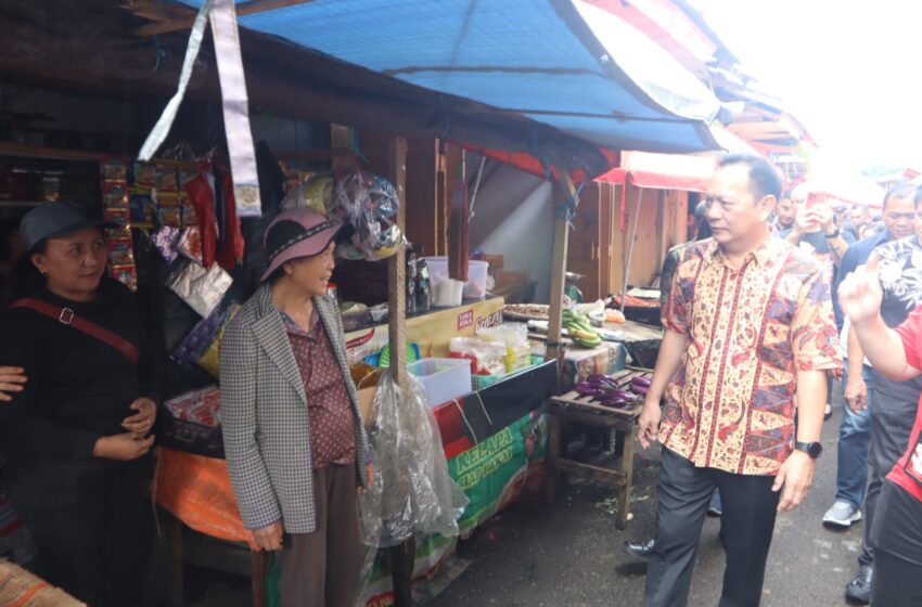  Jelang Idul Fitri, Walikota Caroll Senduk Cek Ketersediaan Pangan dan Sembako di Pasar Beriman Tomohon