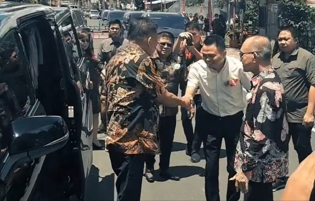 Ronald Kandoli dampingi Gubernur Sulut di Pentahbisan Gereja GMIM Maranatha Toundanouw Tombatu Barat