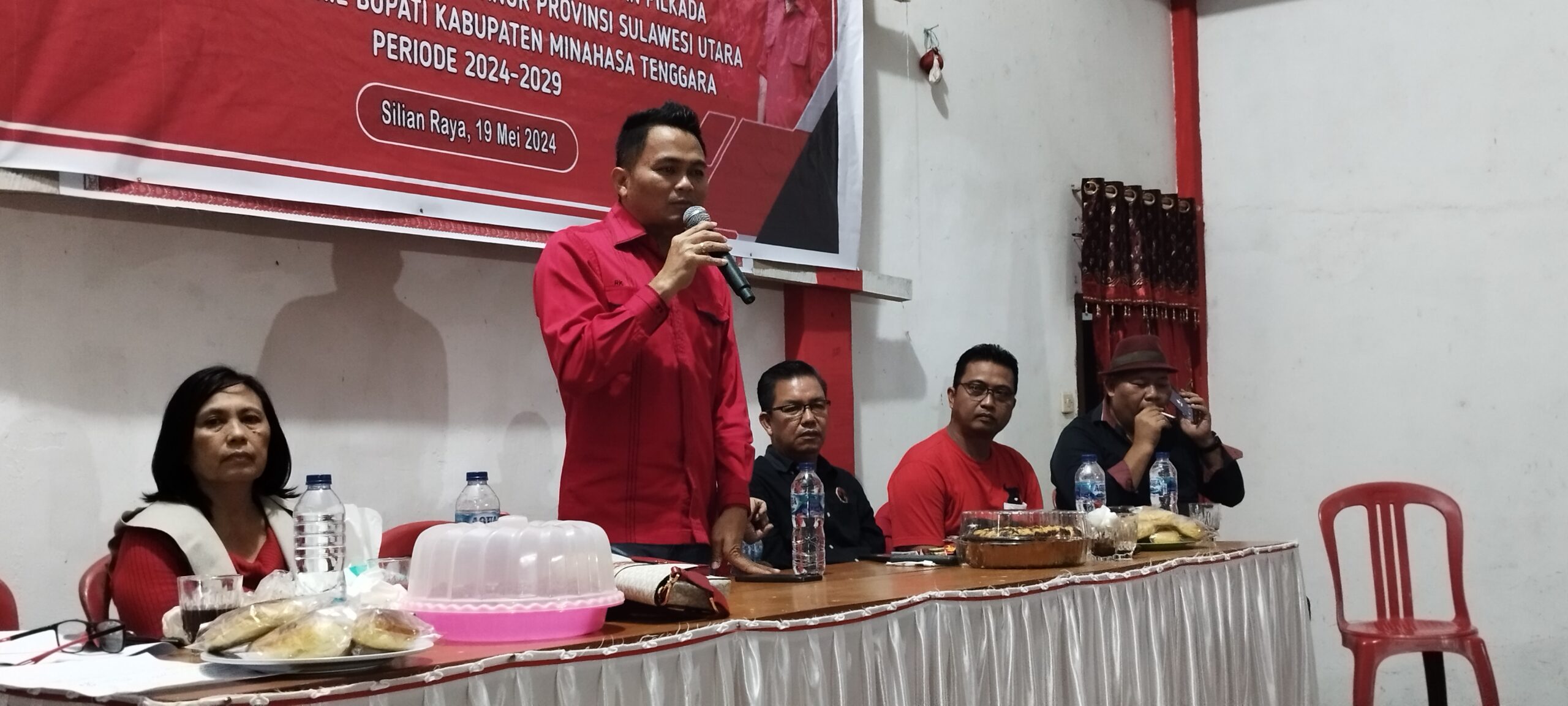 Siap Menangkan Pilkada Mitra 2024, Ronald Kandoli Bakar Semangat PAC dan Ranting PDIP Silian Raya