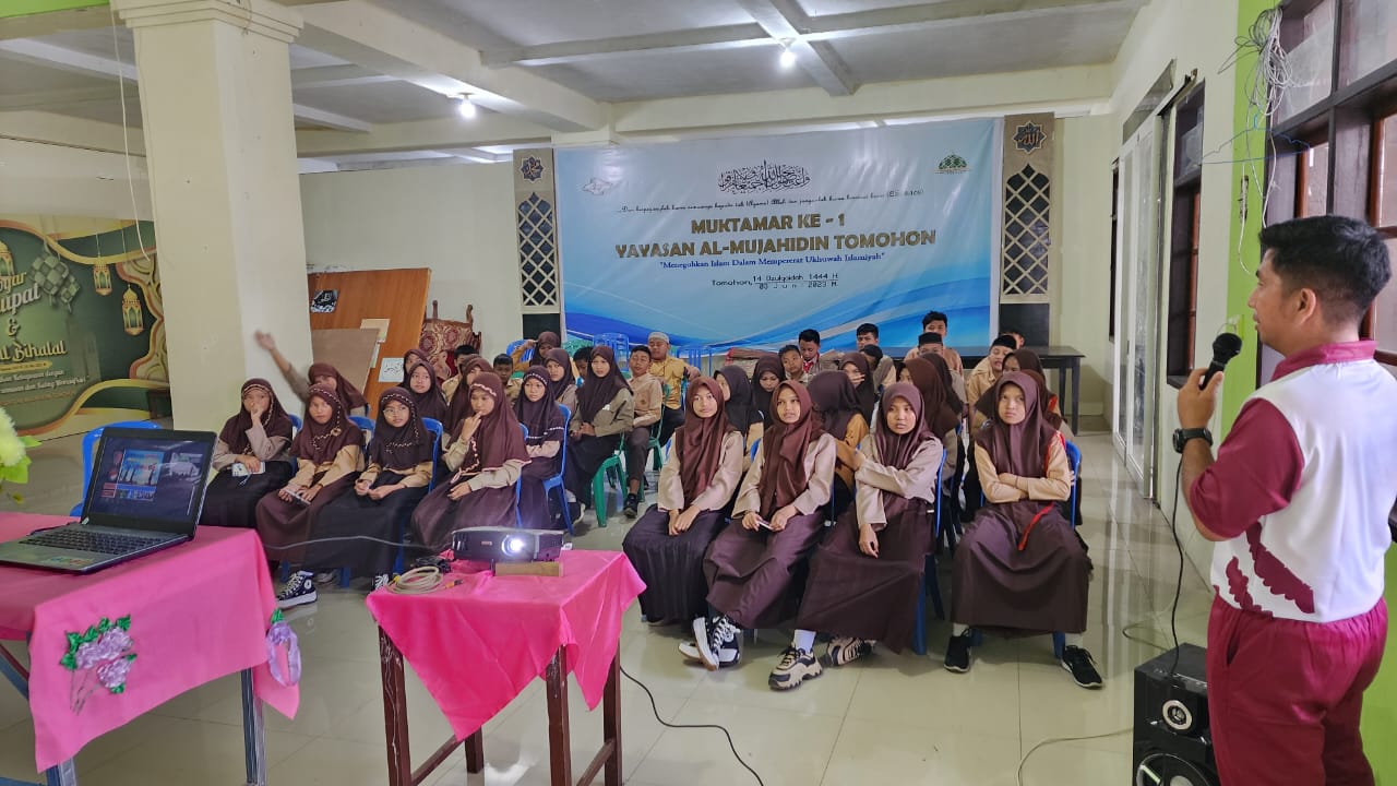 Polres Tomohon Beri Pemahaman Bahaya Penyalahgunaan Narkoba ke Siswa Yayasan Al Mujahidin