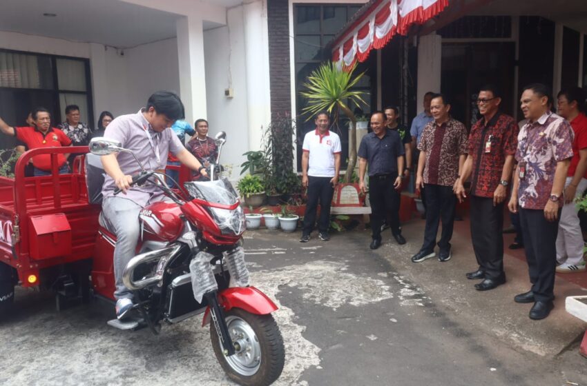  Walikota Caroll Senduk Apresiasi Bantuan 2 Unit Motor Sampah dari Bank Prisma Dana