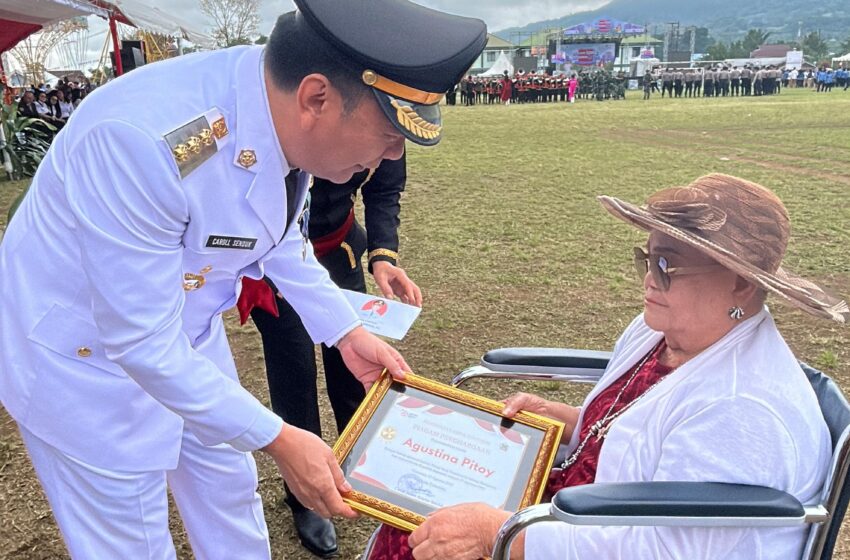  Rayakan HUT ke 79, Oma Agustin Pitoy dapat Penghargaan dari Walikota dan Ketua TP PKK Tomohon