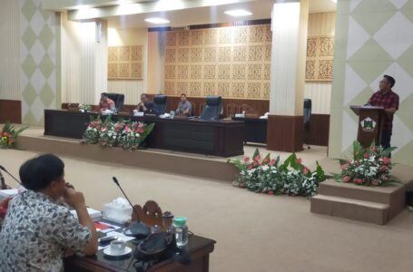 Menggelikan…Absensi Kehadiran Anggota DPRD, Diduga Dirusak dan Dibawa Lari Oknum Anggota Dewan dari Fraksi Golkar