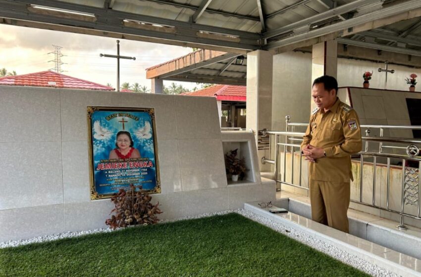  Bupati Tendean Ziarah ke Makam Keluarga