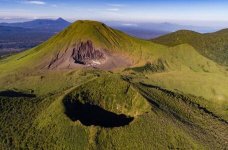 Masuk Level Waspada, Pemkot – Pos Pemantau Keluarkan Larangan Aktifitas dan Pendakian di Gunung Lokon